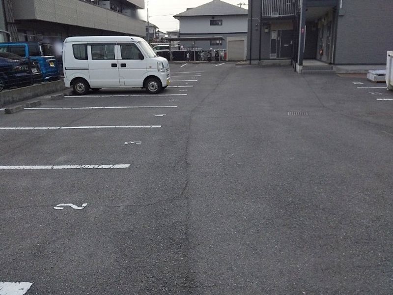 レオパレスとよしま 駐車場