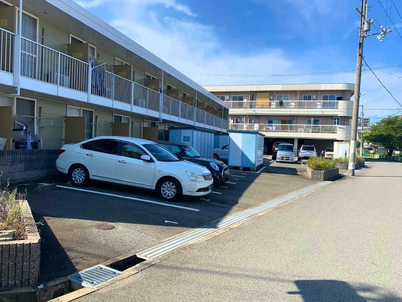 レオパレス土佐町 駐車場