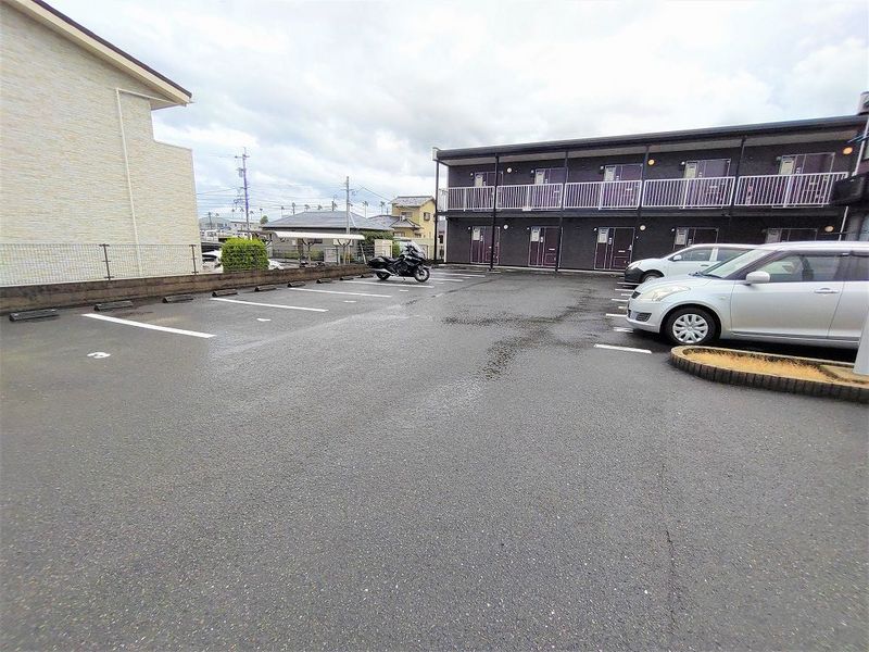 レオパレスＨＯＰＥ 駐車場