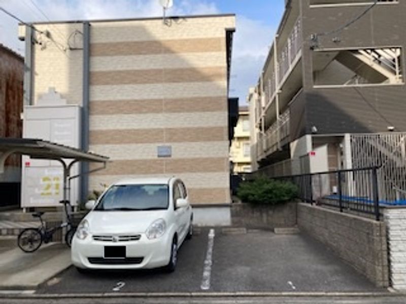 レオパレスヴィラ中村公園 駐車場