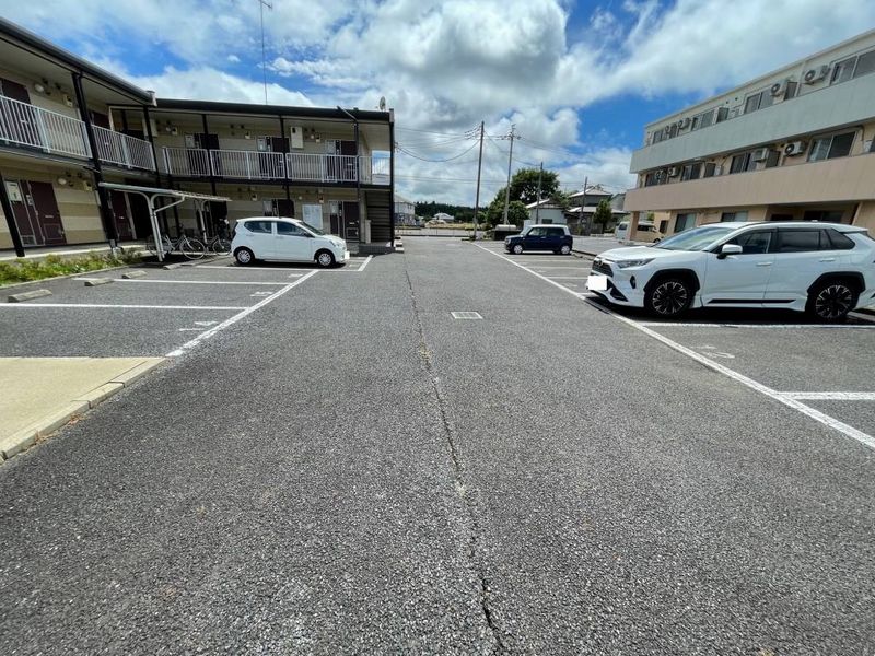 レオパレスサンライズ　はしかべ 駐車場