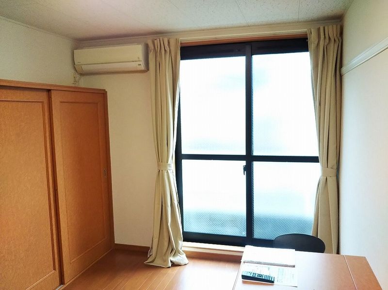 レオパレスヴィーブル 居間