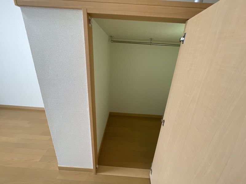 レオパレスピアット 収納