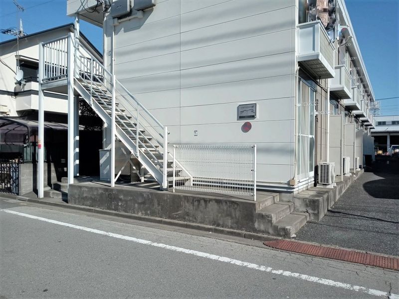 レオパレスプラムⅡ エントランス