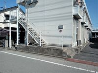 レオパレスプラムⅡ エントランス