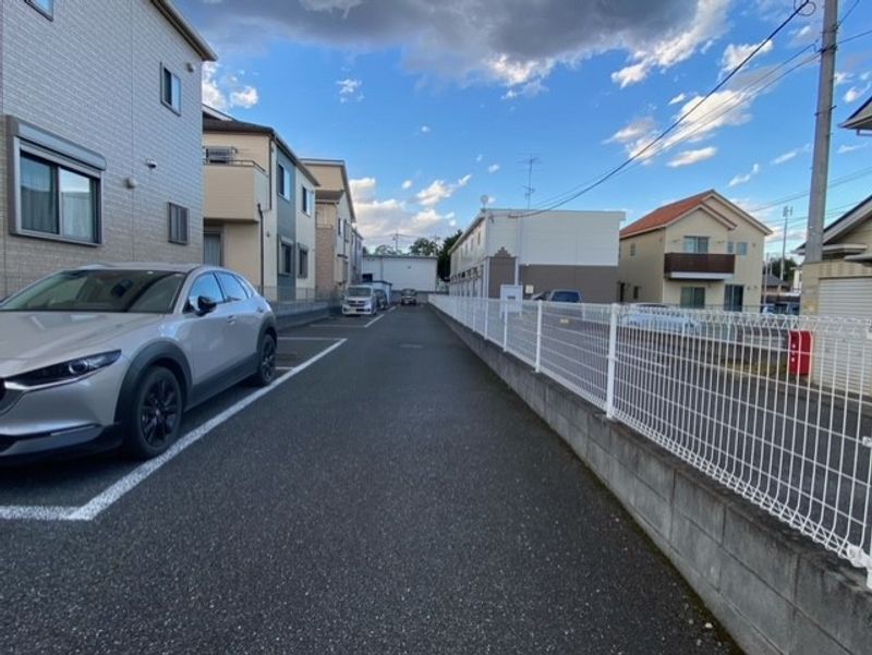 レオパレスＧｒａｎｄｅｕｒ 駐車場