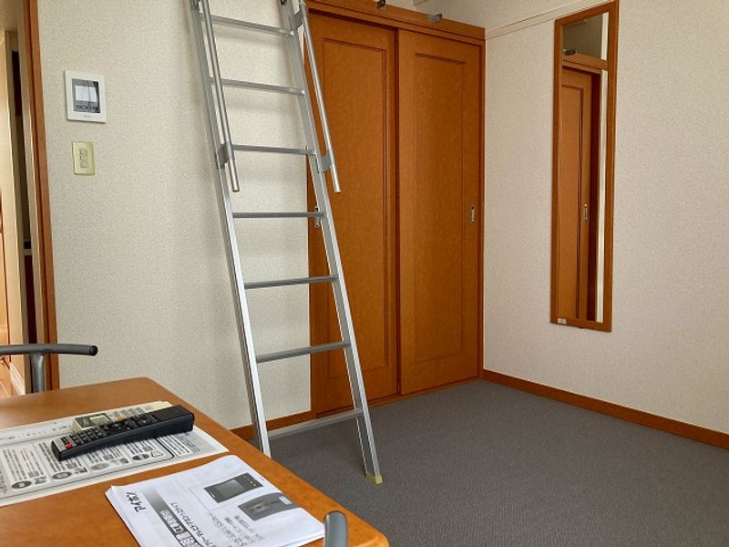 レオパレスハーモニー 居間
