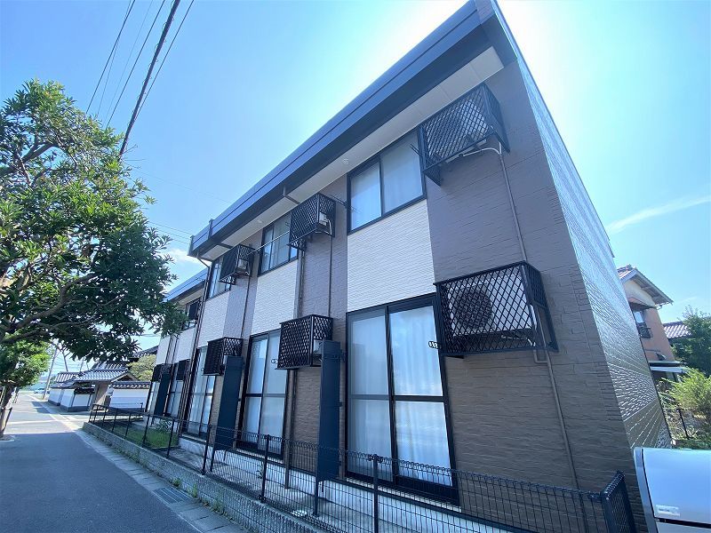 レオパレスチェリオ 外観
