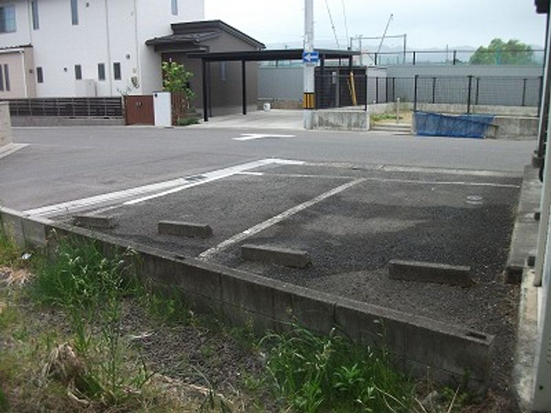 レオパレスサイトウ 駐車場