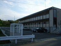 レオパレスセゾン　三ツ割 エントランス