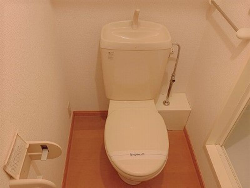 レオパレスいづみ トイレ