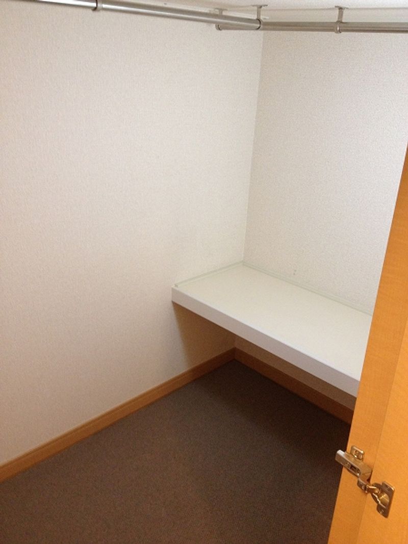 レオパレス新白岡 収納