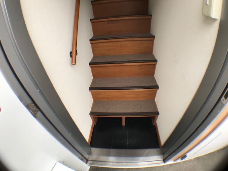 レオパレスセラヴィ町屋 玄関