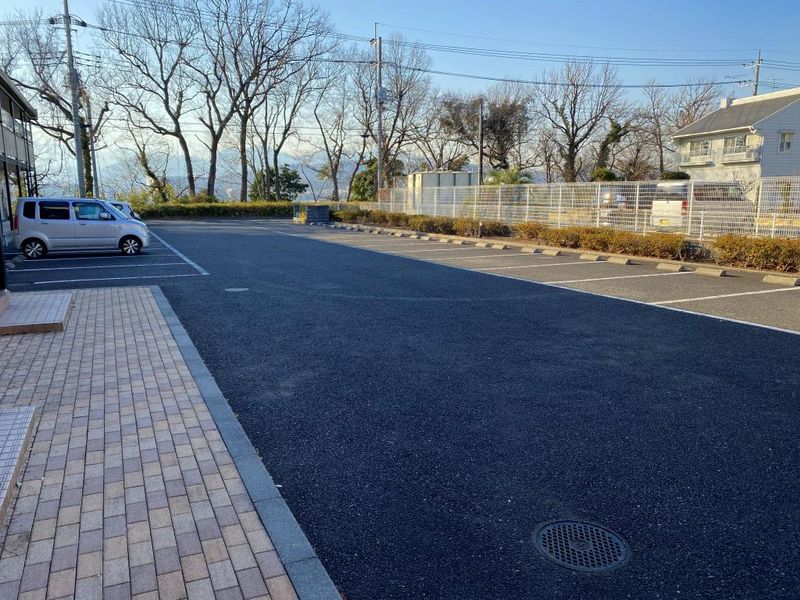 レオパレス一心 駐車場
