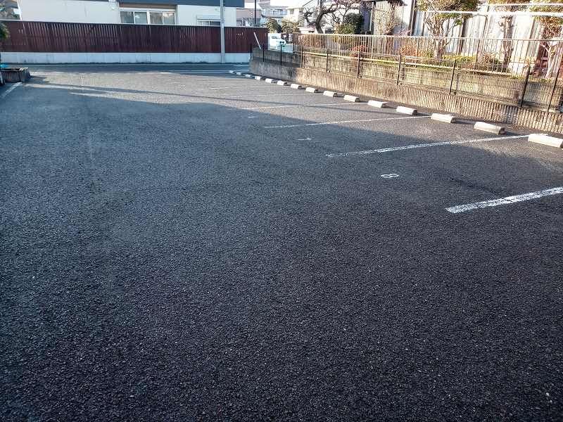 レオパレス南黒田 駐車場