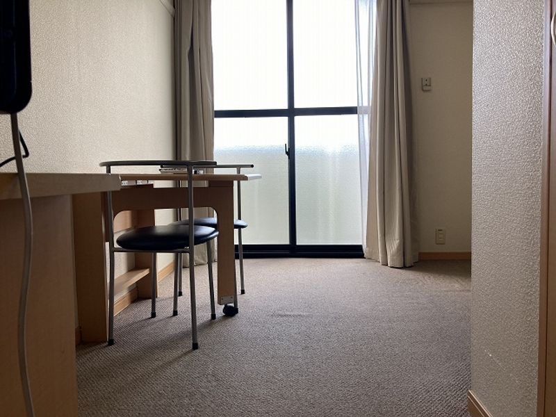 レオパレス片倉台 居間
