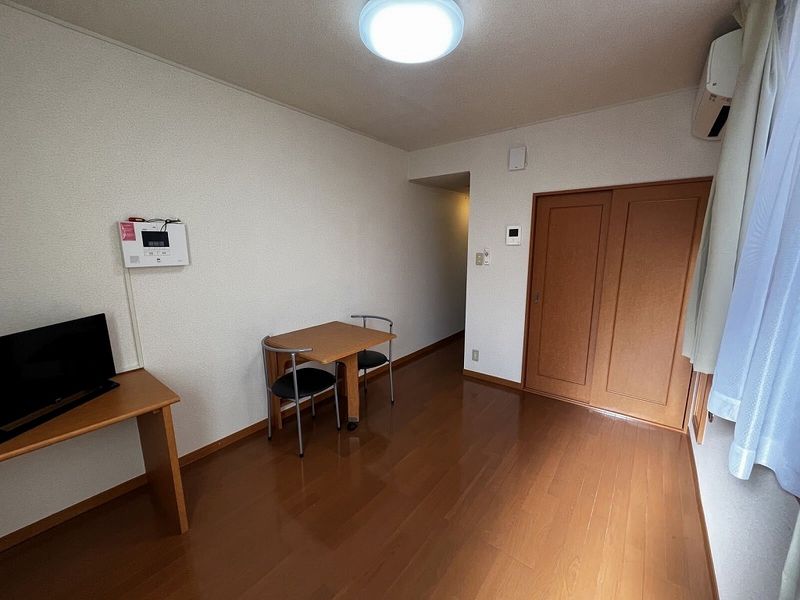 レオパレスポラリス 居間