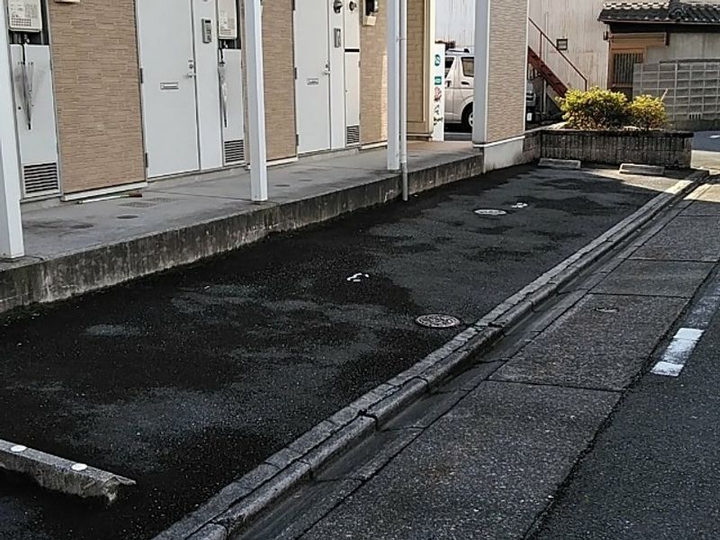 レオパレス森末 駐車場