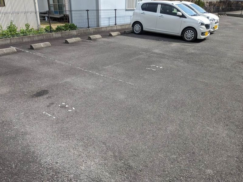 レオパレスＢＥＲＧＡ 駐車場