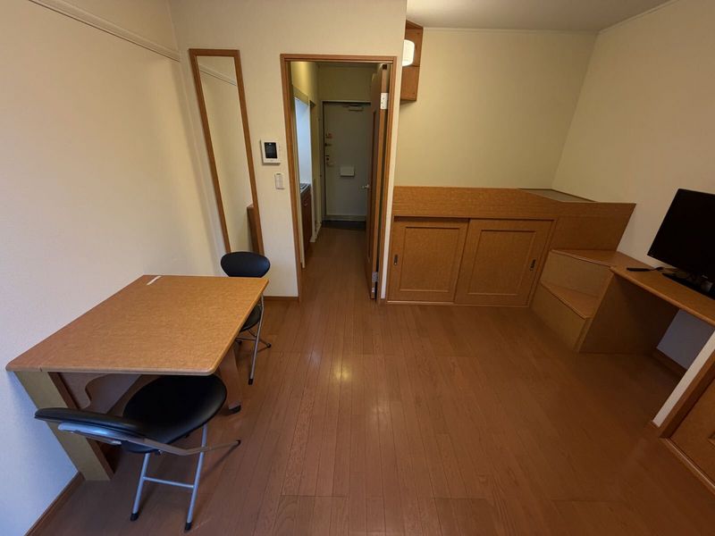 レオパレス池州町 居間