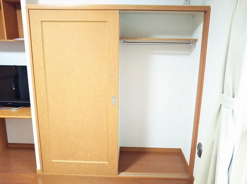 レオパレス千現 収納