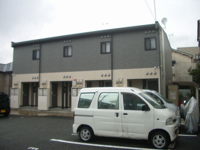 レオパレスシクラメン 駐車場