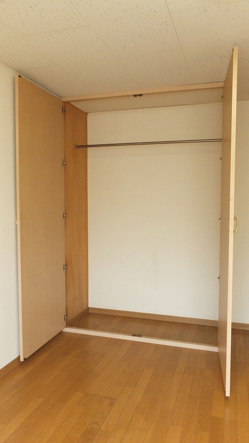 レオパレス陽光邸 収納