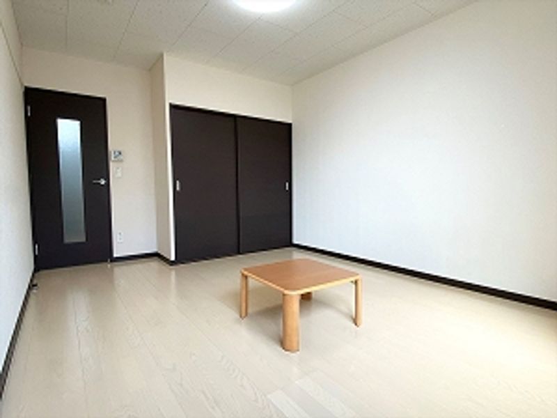 レオネクスト成田参道 居間