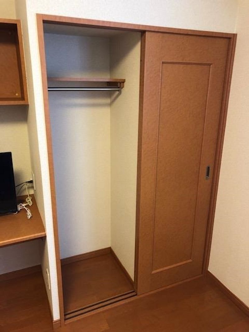 レオパレスナイス　ステイ 収納