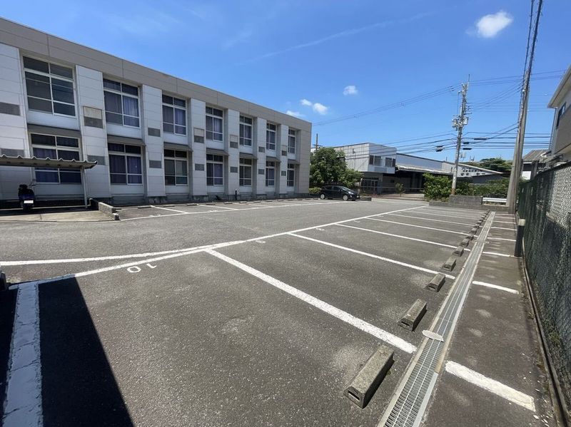 レオパレス向Ｂ 駐車場
