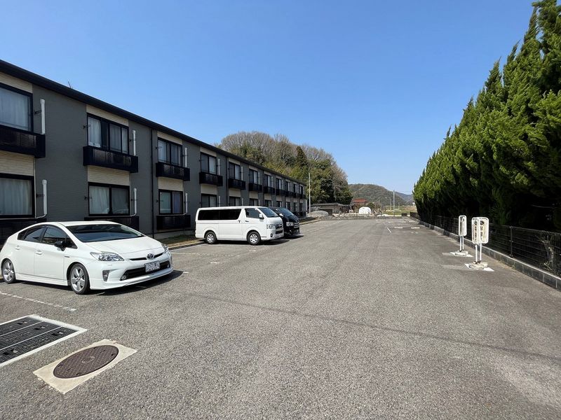 レオパレスル　ヴェ−ル沼田東 駐車場