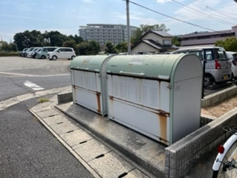 レオパレスアキュパル浜乃木 共用部分