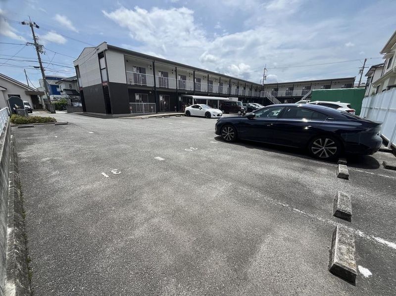 レオパレスフォーサイト　松山 駐車場