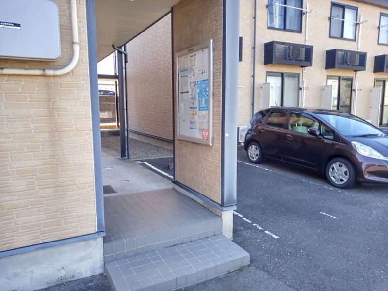 レオパレススカイブルー細畑 エントランス