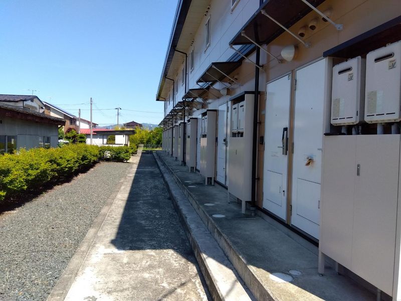 レオパレス雅 エントランス