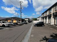 レオパレス青葉台 駐車場