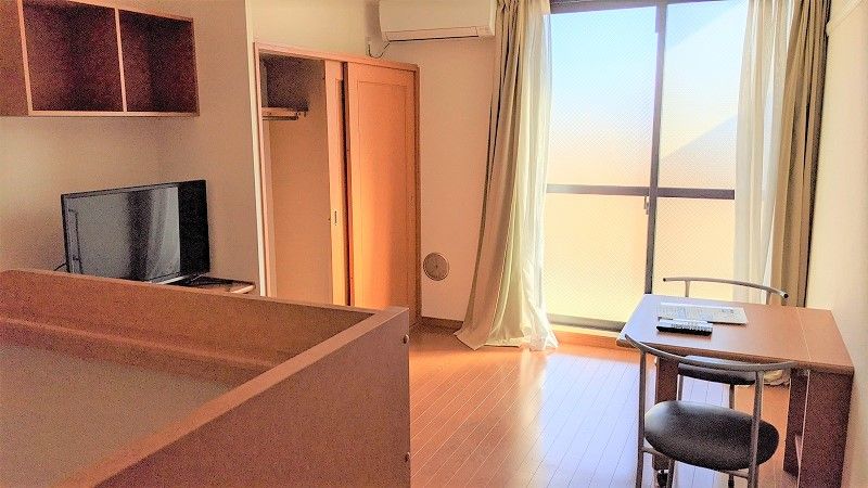 レオパレスＲ＆Ｊ 居間