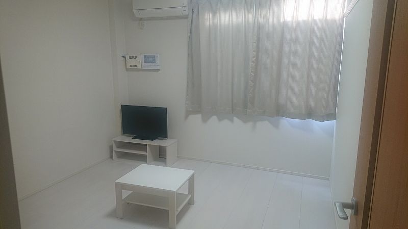 レオパレスコンフォール 居間
