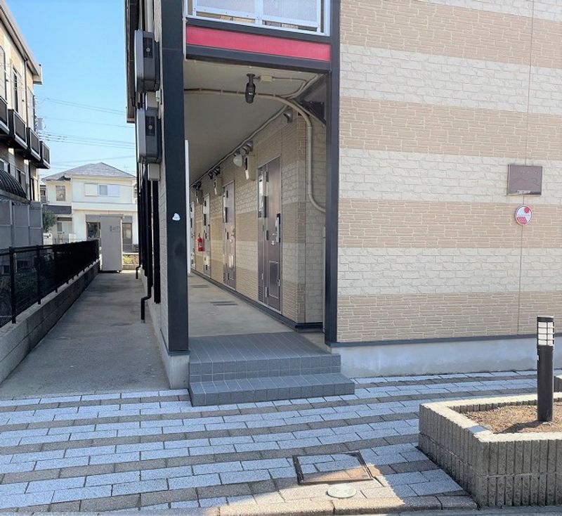 レオパレスオアゾＣ エントランス