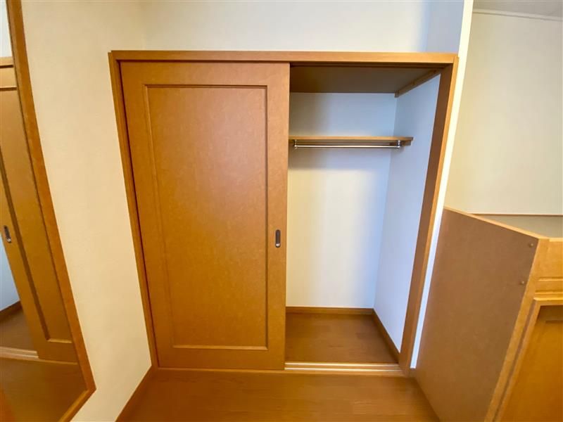 レオパレスウィステーリア平和台 居間