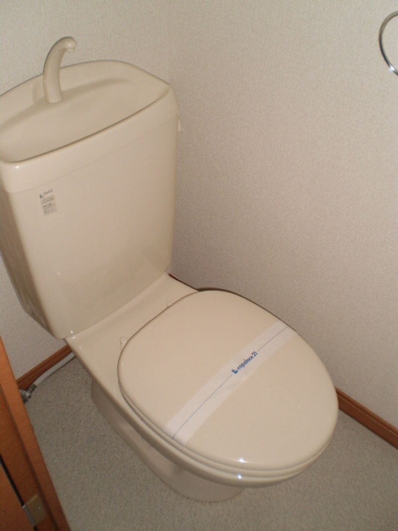 レオパレス向原ヒルズ トイレ