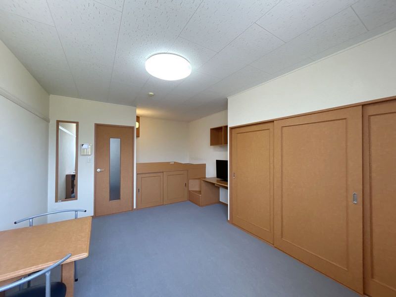 レオパレス柏屋 居間
