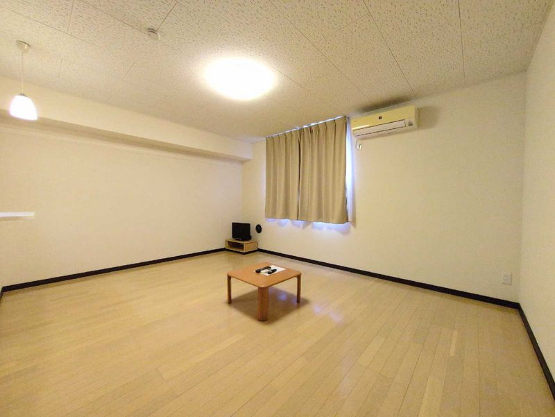 レオネクストチェディグローブⅢ 居間