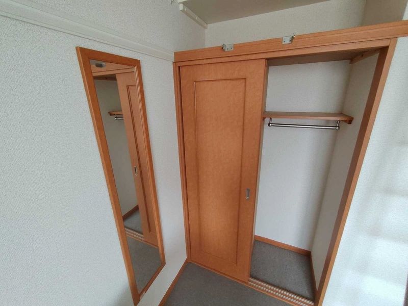 レオパレス小荷田２ 収納