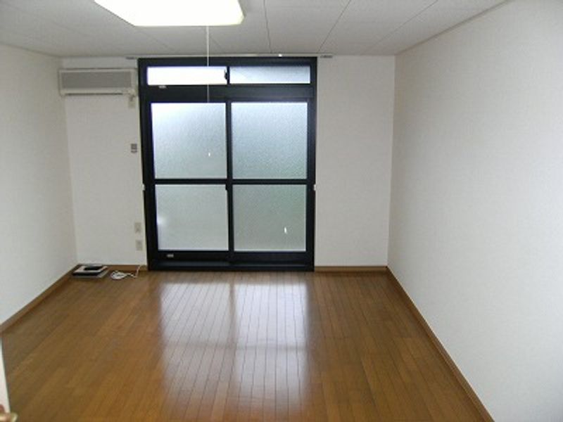レオパレス輝石 居間