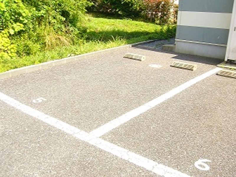 レオパレスルネッサンス大原 駐車場