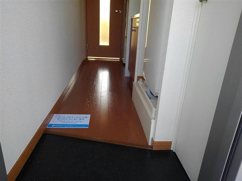 レオパレス東和田 玄関