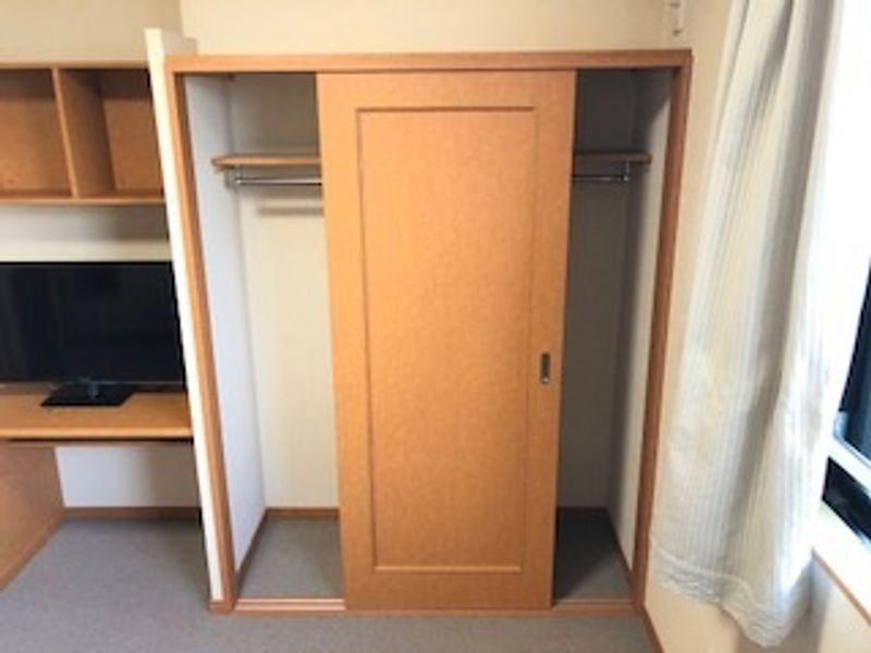 レオパレスフローラ新町 収納