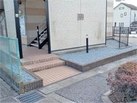レオパレスフロンティア エントランス