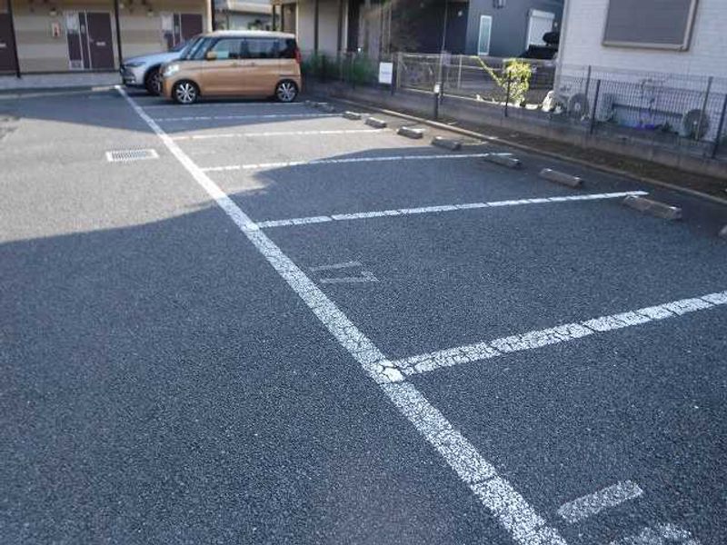 レオパレスソレーユ 駐車場